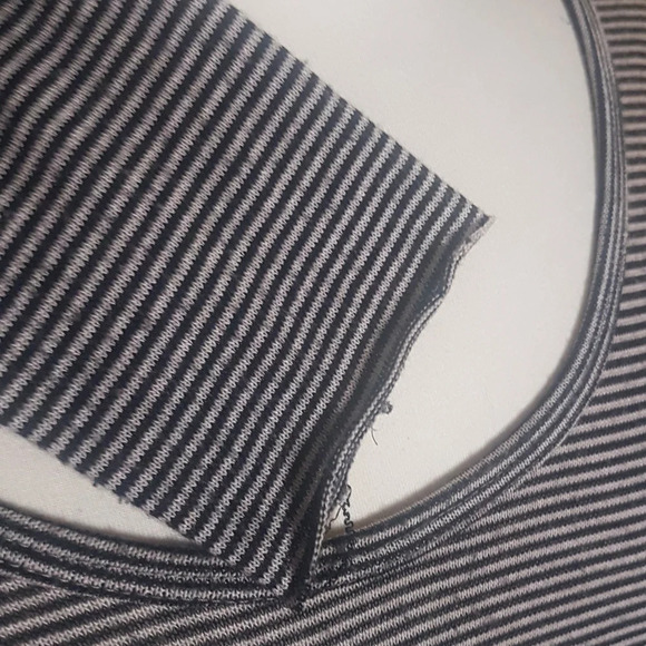 Brandy Melville light high  lo striped scoop neck hooded top - Picture 3 of 9